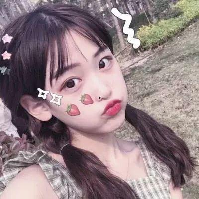 娱乐吃瓜酱女生p图,揭秘网红滤镜下的真实面貌 第2张 娱乐吃瓜酱女生p图,揭秘网红滤镜下的真实面貌 第2张